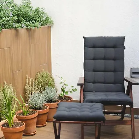 Charmoso Apartamento Central Com Jardim